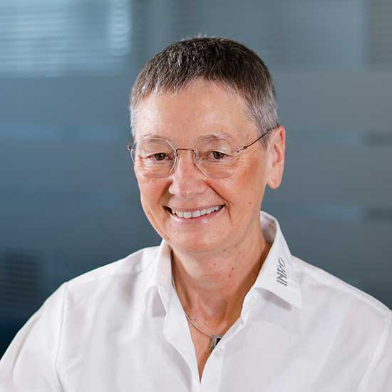 Barbara Ries, Geschäftsführerin und Inhaberin der INRO Elektrotechnik GmbH und der INRO ETMS GmbH