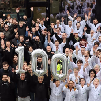 INRO-feiert-Top-100-Auszeichnung INRO Mitarbeiter feiern Top 100 Auszeichnung.